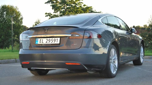 TESLA MOTORS MODEL S P85