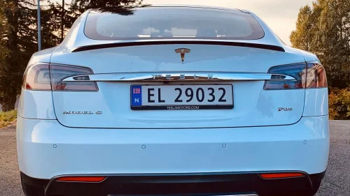 TESLA MOTORS MODEL S P85 med Gratis Lading og Ny Hoved Batteri og Garanti