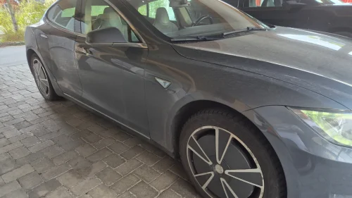 TESLA MOTORS MODEL S 85