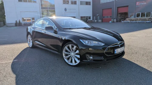 TESLA MOTORS MODEL S Signature