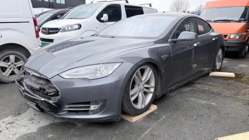 TESLA MOTORS MODEL S 85 PANORAMA CRUISE NAVI SKINN