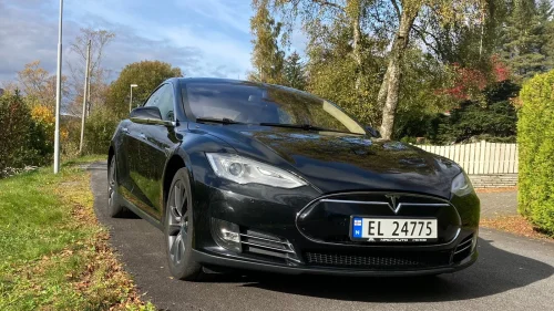 TESLA MOTORS MODEL S Oppgradert til 90, med CCS lader og gratis lading