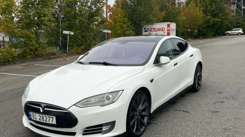TESLA MOTORS MODEL S 85