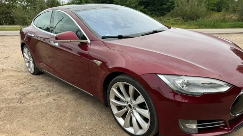 TESLA MOTORS MODEL S Signature