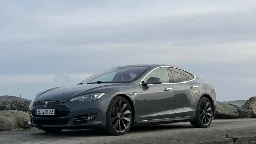 TESLA MOTORS MODEL S P85+