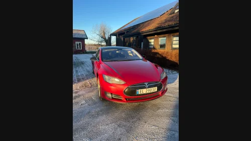 TESLA MOTORS MODEL S P85 -gratis lading