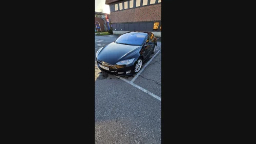 TESLA MOTORS MODEL S Signature Performance