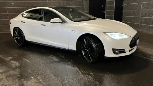 TESLA MOTORS MODEL S P85, EU til 2027, gratis lading, nytt batteri m/garanti
