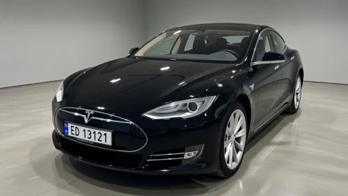 TESLA MOTORS MODEL S S85-Perfomance/Skinn/Panorama/RyggeKamera/ EU.10/2027