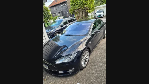 TESLA MOTORS MODEL S 85P Performance