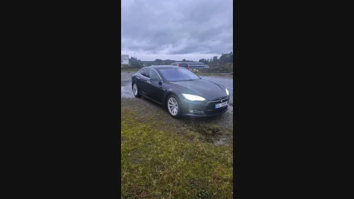 TESLA MOTORS MODEL S P85+