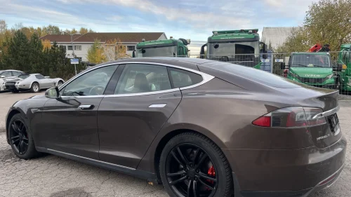TESLA MOTORS MODEL S 85 GRATIS LADING EU-OK LUFT STOR BATTERI VINTER.P PANO