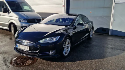 TESLA MOTORS MODEL S P85+