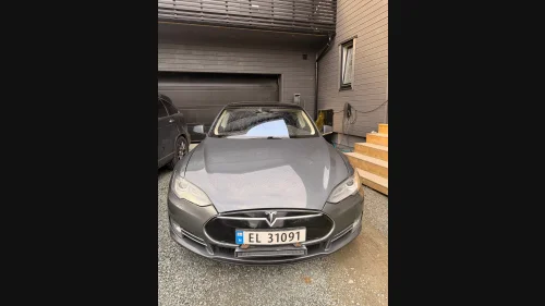 TESLA MOTORS MODEL S 85P Performance
