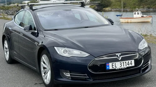 TESLA MOTORS MODEL S