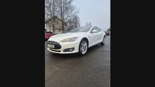 TESLA MOTORS MODEL S 85P Performance