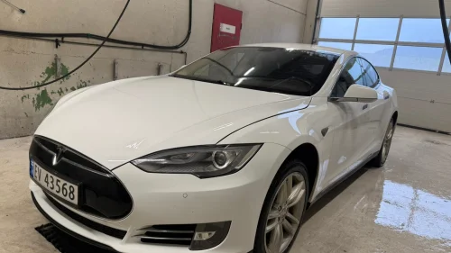 TESLA MOTORS MODEL S 85 / GRATIS LADING / Nytt batteri / Ultra HIFI