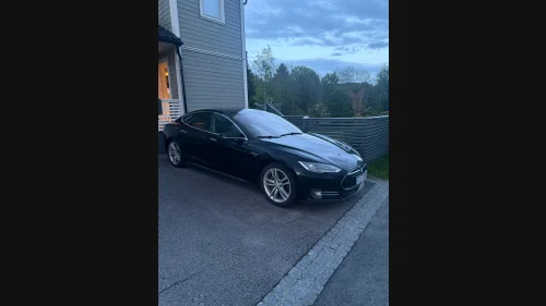 TESLA MOTORS MODEL S 85P Performance