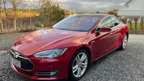 TESLA MOTORS MODEL S 85P Performance (gratis lading)