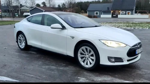 TESLA MOTORS MODEL S 85