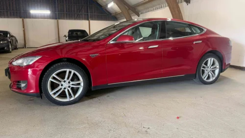 TESLA MOTORS MODEL S 85 - FREE SUPERCHARGING - 1 EIER - PREMIUM LYD - LUFT