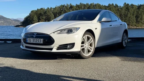 TESLA MOTORS MODEL S 85 – FREE LIFETIME SUPERCHARGING – CCS UPGRADE – PEARL