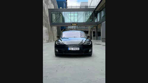 TESLA MOTORS MODEL S P85+