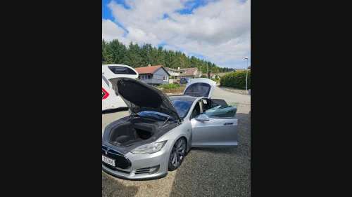 TESLA MOTORS MODEL S 85P Performance