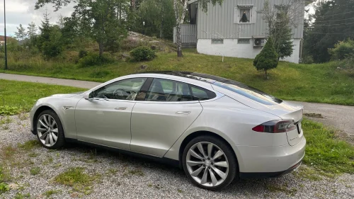 TESLA MOTORS MODEL S 85