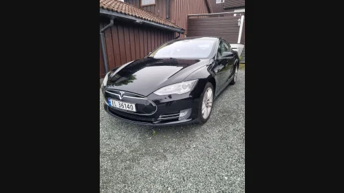 TESLA MOTORS MODEL S 85P Performance Gratis lading