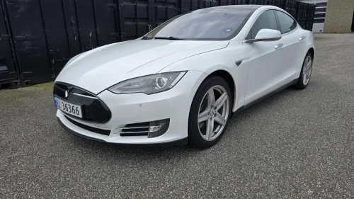 TESLA MOTORS MODEL S P85+/PANO/7 SETER/GRATIS LADING/LUFT/HIFI/4G++