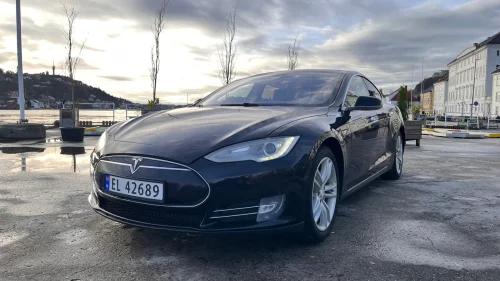 TESLA MOTORS MODEL S Tesla Model S85 med Gratis Superlading