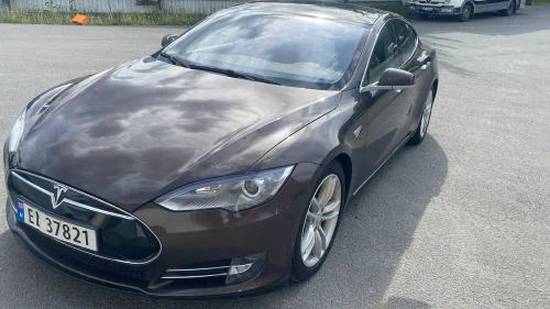 TESLA MOTORS MODEL S 85P Performance