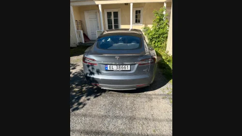 TESLA MOTORS MODEL S 85P Performance