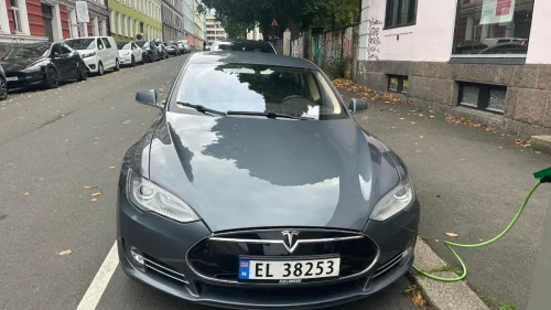 TESLA MOTORS MODEL S Sist godkjent 26.09.2025 Frist for godkjent EU-kontroll