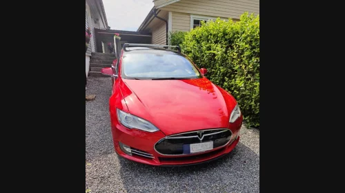 TESLA MOTORS MODEL S 85P Performance