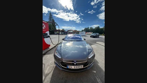 TESLA MOTORS MODEL S 85
