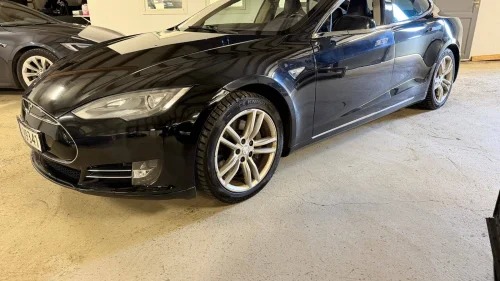 TESLA MOTORS MODEL S P85/GRATIS SUPERLADING/LEVERINGSKLAR