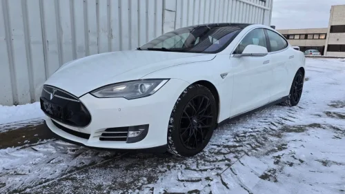 TESLA MOTORS MODEL S 85P Performance