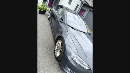 TESLA MOTORS MODEL S 85P Performance