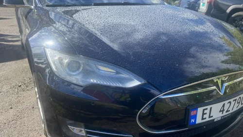 TESLA MOTORS MODEL S