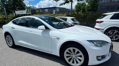 TESLA MOTORS MODEL S P85 PREMIUM/GRATIS LADING/SKINN/KAM/PANO/CCS/EU28/S+V++