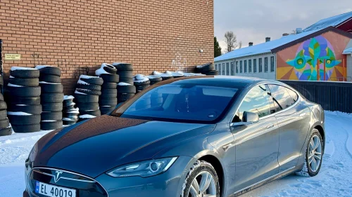 TESLA MOTORS MODEL S 85