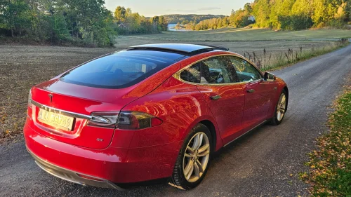 TESLA MOTORS MODEL S 85