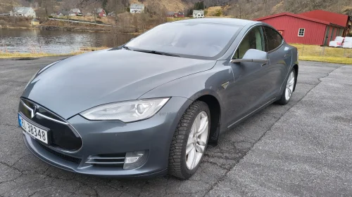TESLA MOTORS MODEL S 85
