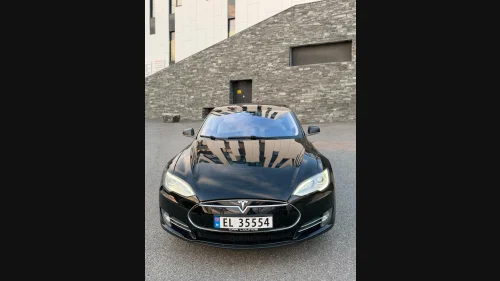 TESLA MOTORS MODEL S 85P Performance