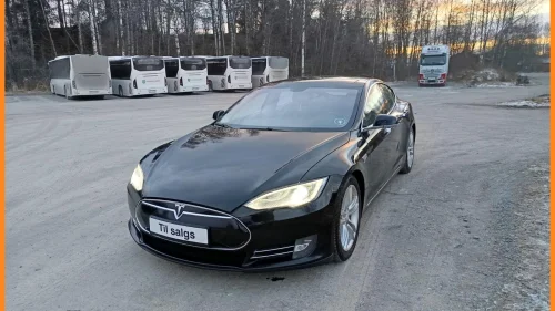 TESLA MOTORS MODEL S S85/EN EIER/RWD/NY EU//PANORAMA//CCS HURTIG LADER
