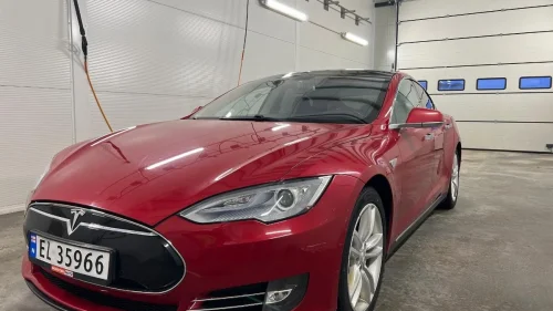 TESLA MOTORS MODEL S 85KW, Ryggekamera