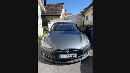 TESLA MOTORS MODEL S 85P Performance