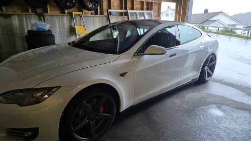 TESLA MOTORS MODEL S 85